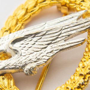 Paratrooper Badge    Post-war production (1957 pattern)