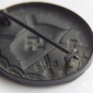 Wound Badge 1939 (second type) in black [Rudolf Wächtler & Lange KG] Counter-relief    