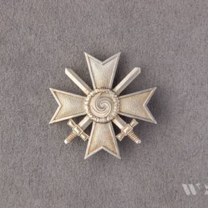 War Merit Cross 1st Class with swords [Deschler & Sohn], 1, L/10