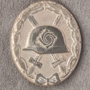 Wound Badge 1939 (second type) in silver [Carl Wild] Solid