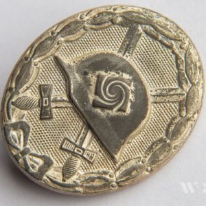 Wound Badge 1939 (second type) in silver [Carl Wild] Solid