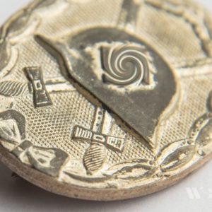 Wound Badge 1939 (second type) in silver [Carl Wild] Solid