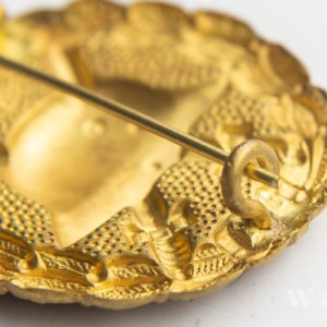 Wound Badge 1918 in gold  Counter-relief    Set with dress miniature
