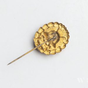 Wound Badge 1918 in gold  Counter-relief    Set with dress miniature
