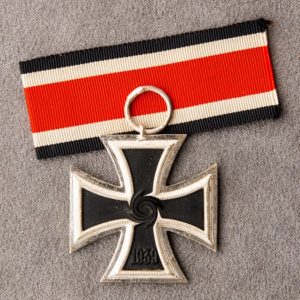 Iron Cross 1939 2nd Class / Frosty silvering.