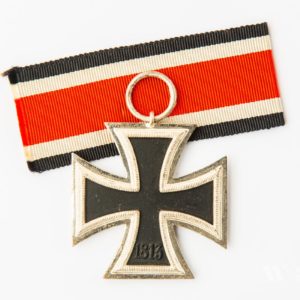 Iron Cross 1939 2nd Class / Frosty silvering.