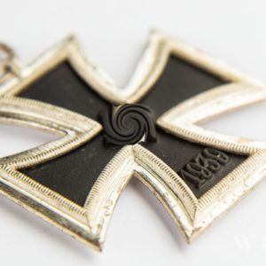 Iron Cross 1939 2nd Class / Frosty silvering.