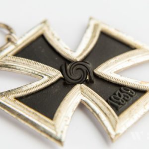 Iron Cross 1939 2nd Class / Frosty silvering.
