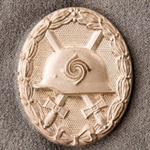 Wound Badge 1939 (second type) in silver Solid Zinc
