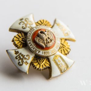 A sign of graduation from a military educational institution -    Alexander Military College [Unidentified manufacturer] A smaller version for wearing on a tailcoat (in silver)