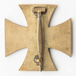 Iron Cross 1939 1st Class / Original case.