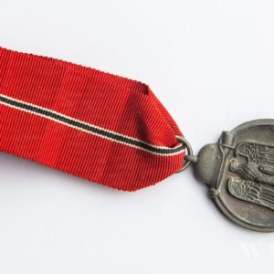 Medal for the Winter Campaign in the East 1941/42 [Moritz Hausch AG] Stamp - 127 Original packaging