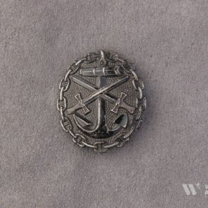 Naval Wound Badge 1918 in black  Counter-relief    