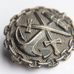 Naval Wound Badge 1918 in black  Counter-relief    