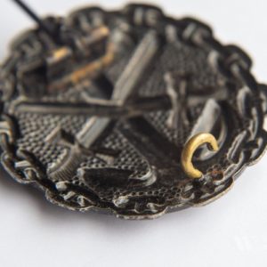 Naval Wound Badge 1918 in black  Counter-relief    