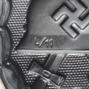 Wound Badge 1939 (second type) in black [Wilhelm Deumer K.G.] Counter-relief
