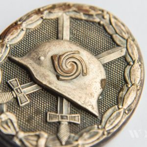 Wound Badge 1939 (second type) in silver [Gustav Brehmer] Solid Buntmetall
