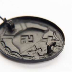 Wound Badge 1939 (second type) in black [Carl Wild] Counter-relief