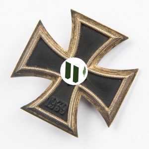 Iron Cross 1939 1st Class [Klein & Quenzer], 65, L/26 / Original case.