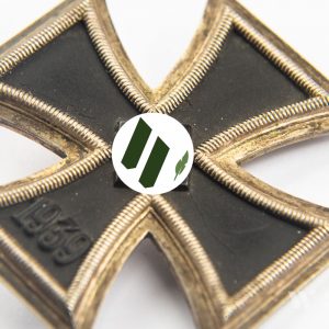 Iron Cross 1939 1st Class [Klein & Quenzer], 65, L/26 / Original case.