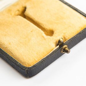 Iron Cross 1939 1st Class [Klein & Quenzer], 65, L/26 / Original case.