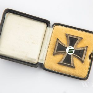 Iron Cross 1939 1st Class [Klein & Quenzer], 65, L/26 / Original case.