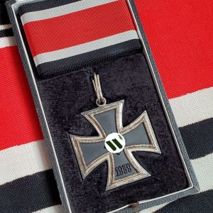 Knight’s Cross of the Iron Cross [Steinhauer & Lück], 4, L/16  Mint / Original packaging.