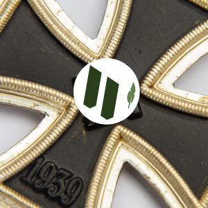 Iron Cross 1939 2nd Class [Berg & Nolte], 40 / Frosty silvering.