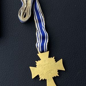 Cross of Honour of the German Mother in gold [Franz Reischauer]  Original case