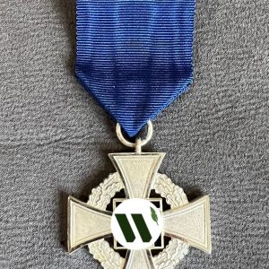 25-Year Long Service Award for civilian officials    Original case