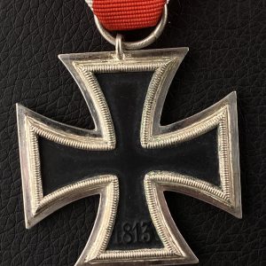 Iron Cross 1939 2nd Class / Set includes a field spang.