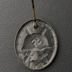 Wound Badge 1939 (second type) in black Counter-relief