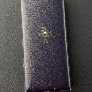 Cross of Honour of the German Mother in gold [Franz Reischauer]  Original case