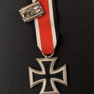 Iron Cross 1939 2nd Class / Set includes a field spang.