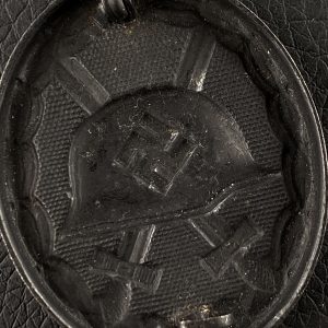 Wound Badge 1939 (second type) in black [Rudolf Wächtler & Lange KG] Counter-relief