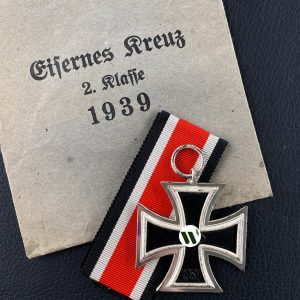Iron Cross 1939 2nd Class / Original packaging.