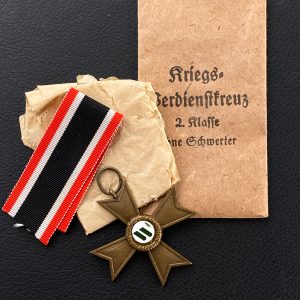 War Merit Cross 2nd Class without swords [Deschler & Sohn], 1, L/10   Original wrapping paper and packaging