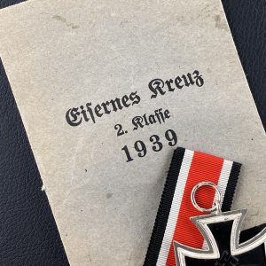 Iron Cross 1939 2nd Class / Original packaging.