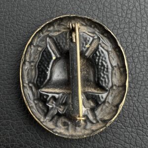 Wound Badge 1918 in black Counter-relief Rare type (single-piece hardware)