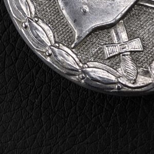 Wound Badge 1939 (second type) in silver Solid Zinc