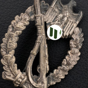 Infantry Assault Badge in silver
