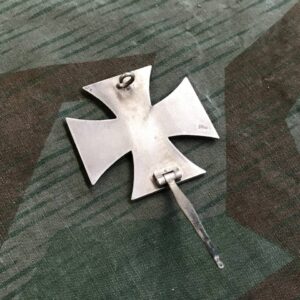 Iron Cross 1939 1st Class / Original case.