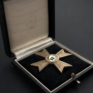 War Merit Cross 1st Class without swords [Deschler & Sohn], 1, L/10 Original case