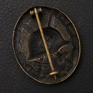 Wound Badge 1939 (second type) in black Counter-relief Brass Rare type (shagreen on the obverse of the badge)