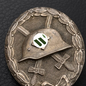 Wound Badge 1939 (second type) in silver [Schauerte & Hohfeld] Solid