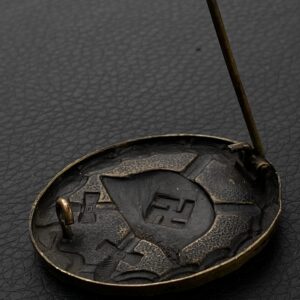 Wound Badge 1939 (second type) in black Counter-relief Brass Rare type (shagreen on the obverse of the badge)