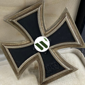 Iron Cross 1939 1st Class [Paul Meybauer], 7, L/13 / Original case.