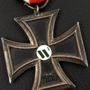Iron Cross 1939 2nd Class    / Rare type / Original packaging.