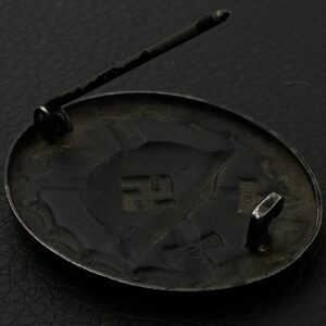 Wound Badge 1939 (second type) in black [Klein & Quenzer A.G.] Counter-relief