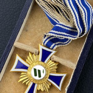 Cross of Honour of the German Mother in gold [Franz Reischauer] Original case